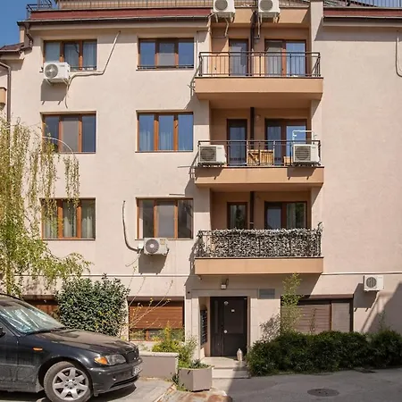 Breeze Atelier Apartment *